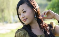 主动打开腿惩罚调教